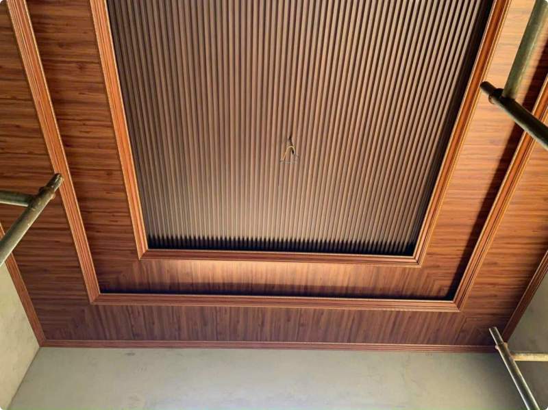 Thi công trần nhựa